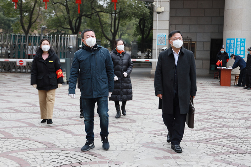 現(xiàn)代農(nóng)業(yè)集團(tuán)黨委委員、副總經(jīng)理王偉宜到我司 檢查督導(dǎo)疫情防控工作